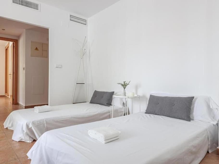 Alojamiento Con Piscina Y Parking En Sevilla 라알가바 외부 사진