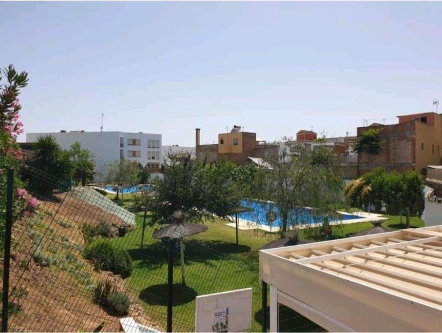 Alojamiento Con Piscina Y Parking En Sevilla 라알가바 외부 사진