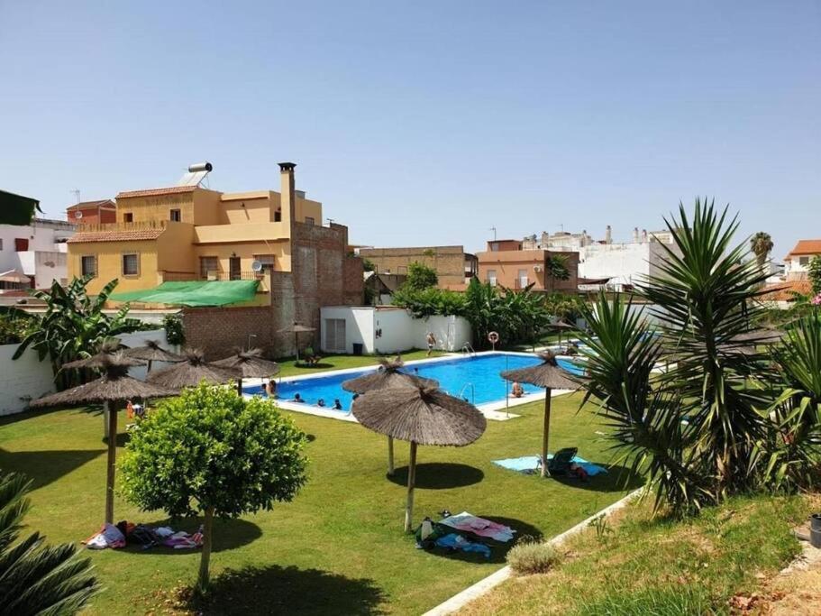 Alojamiento Con Piscina Y Parking En Sevilla 라알가바 외부 사진
